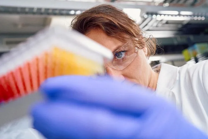Amogen scientist conducting recombinant biosimilar research